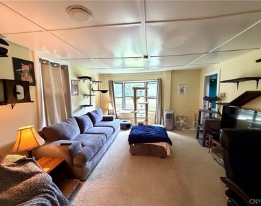 145 W Seneca Street - Photo Thumbnail 6