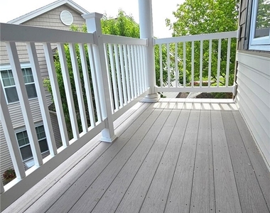 204 Farmstead Court - Photo Thumbnail 8