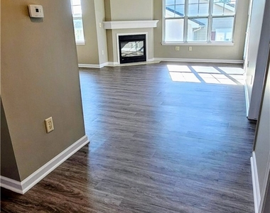 204 Farmstead Court - Photo Thumbnail 13