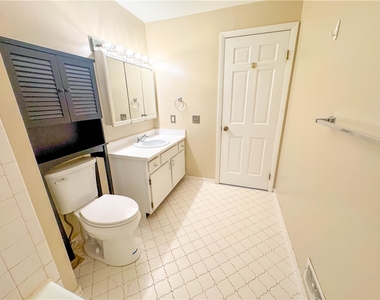 10-2 High Gate - Photo Thumbnail 9