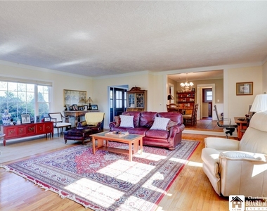 47 Bentley Avenue - Photo Thumbnail 6