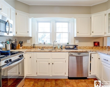 47 Bentley Avenue - Photo Thumbnail 12