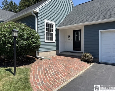 47 Bentley Avenue - Photo Thumbnail 2