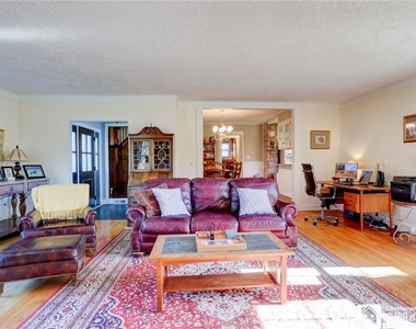 47 Bentley Avenue - Photo Thumbnail 7