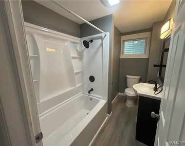 165 Roland Avenue - Photo Thumbnail 6