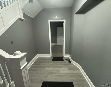 165 Roland Avenue - Photo Thumbnail 2
