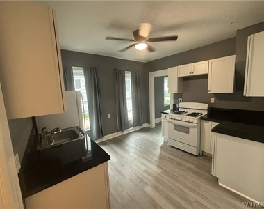165 Roland Avenue - Photo Thumbnail 4