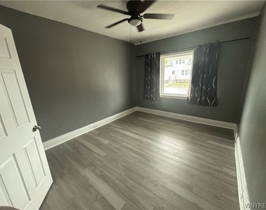 165 Roland Avenue - Photo Thumbnail 8