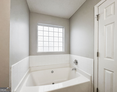 5021 Serenity Point Lane - Photo Thumbnail 13