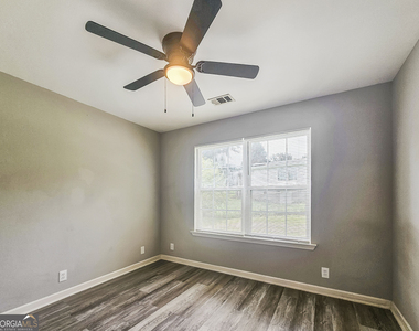 35 Chapman Way - Photo Thumbnail 13