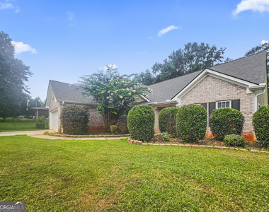 35 Chapman Way - Photo Thumbnail 1