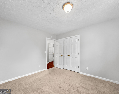 112 Tyler Way - Photo Thumbnail 10