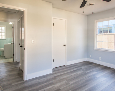 110 Kentshire Avenue - Photo Thumbnail 11