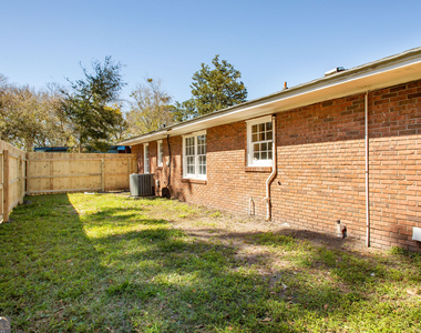 110 Kentshire Avenue - Photo Thumbnail 14