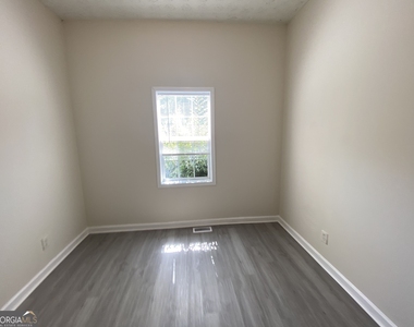 125 Hubbard Street - Photo Thumbnail 7