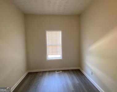 125 Hubbard Street - Photo Thumbnail 10