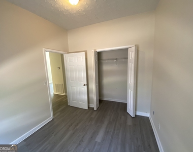 125 Hubbard Street - Photo Thumbnail 11