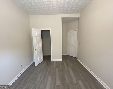 125 Hubbard Street - Photo Thumbnail 9
