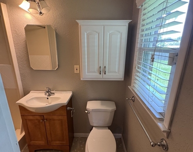 209 Todd Circle - Photo Thumbnail 18