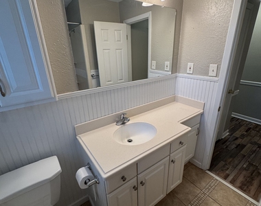 209 Todd Circle - Photo Thumbnail 12