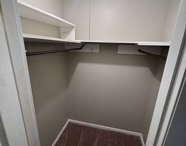 209 Todd Circle - Photo Thumbnail 17