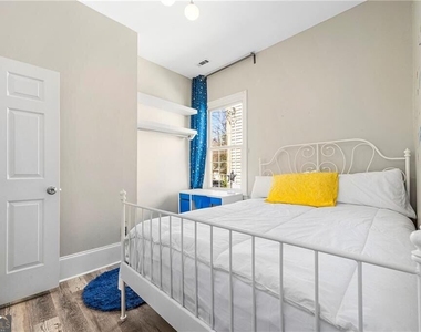 1099 Center Street Nw - Photo Thumbnail 4