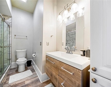 1099 Center Street Nw - Photo Thumbnail 7