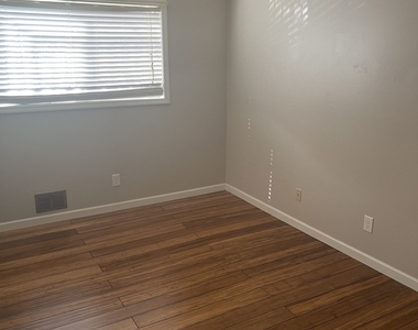 1088 Sherrington Drive - Photo Thumbnail 10
