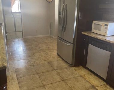 1088 Sherrington Drive - Photo Thumbnail 7