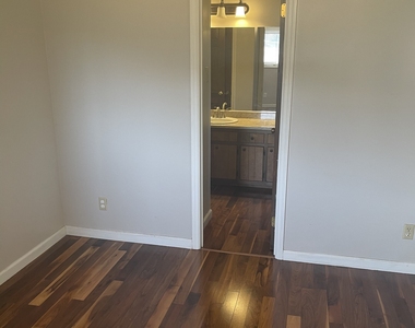1088 Sherrington Drive - Photo Thumbnail 21