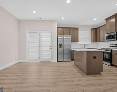 4933 Longview Walk - Photo Thumbnail 2