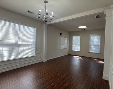 125 Friars Head Drive - Photo Thumbnail 4