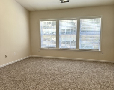 125 Friars Head Drive - Photo Thumbnail 18