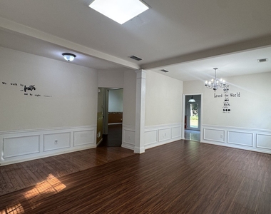 125 Friars Head Drive - Photo Thumbnail 3