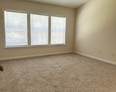 125 Friars Head Drive - Photo Thumbnail 17