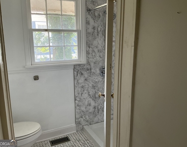 992 Tattnall Street - Photo Thumbnail 11