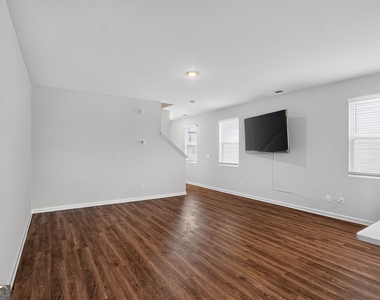 11920 Aukerman Way - Photo Thumbnail 7