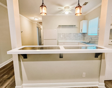 408 Boulevard Street - Photo Thumbnail 2