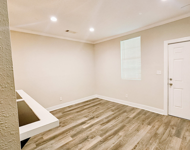 408 Boulevard Street - Photo Thumbnail 4