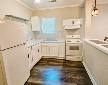 408 Boulevard Street - Photo Thumbnail 3