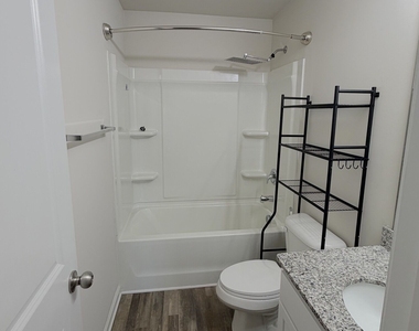 506 Amelia Court - Photo Thumbnail 15
