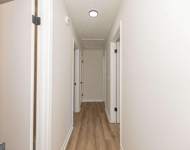 4887 Hull Road Se - Photo Thumbnail 21