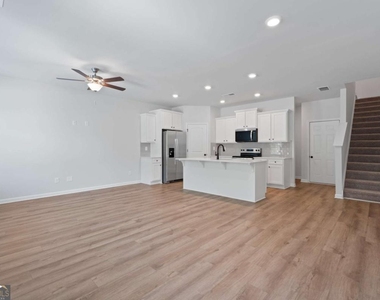 156 Flier Drive - Photo Thumbnail 31