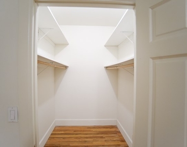 East 31st Street - Photo Thumbnail 4