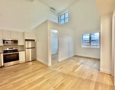 173 Tompkins Avenue - Photo Thumbnail 9