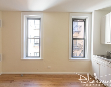 West 45th Street - Photo Thumbnail 4
