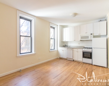 West 45th Street - Photo Thumbnail 1