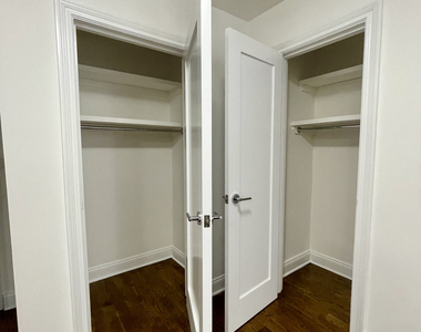 East 56th Street - Photo Thumbnail 5