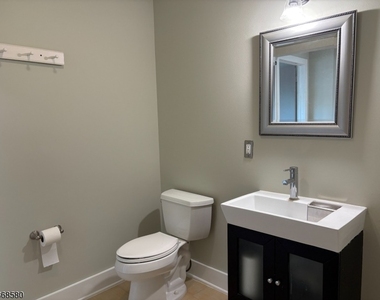 268 Main St, Unit 1 - Photo Thumbnail 9