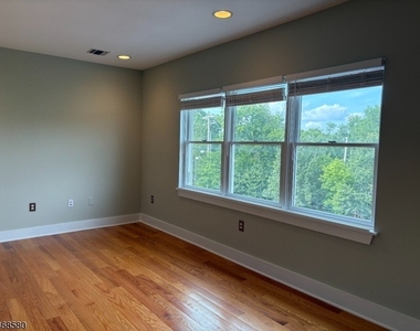 268 Main St, Unit 1 - Photo Thumbnail 3